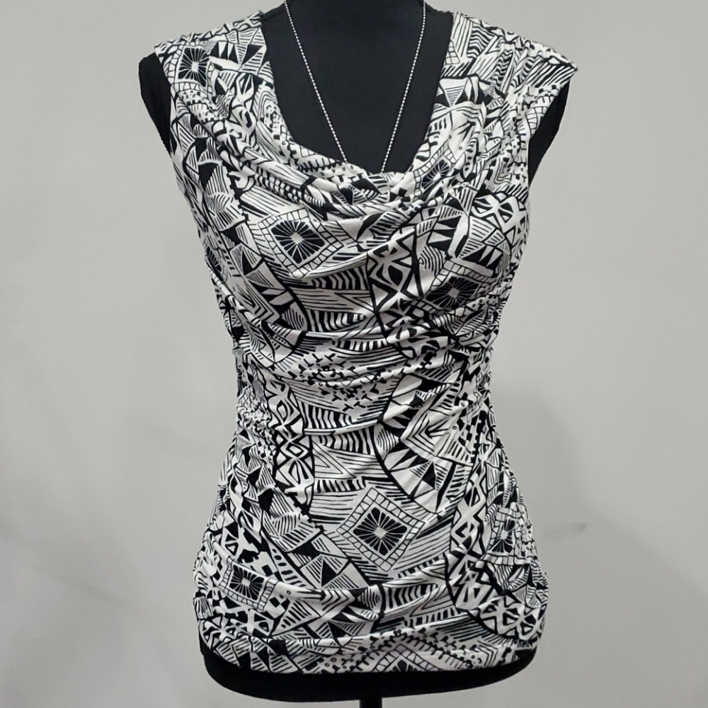 By & By sleeveless shirt small